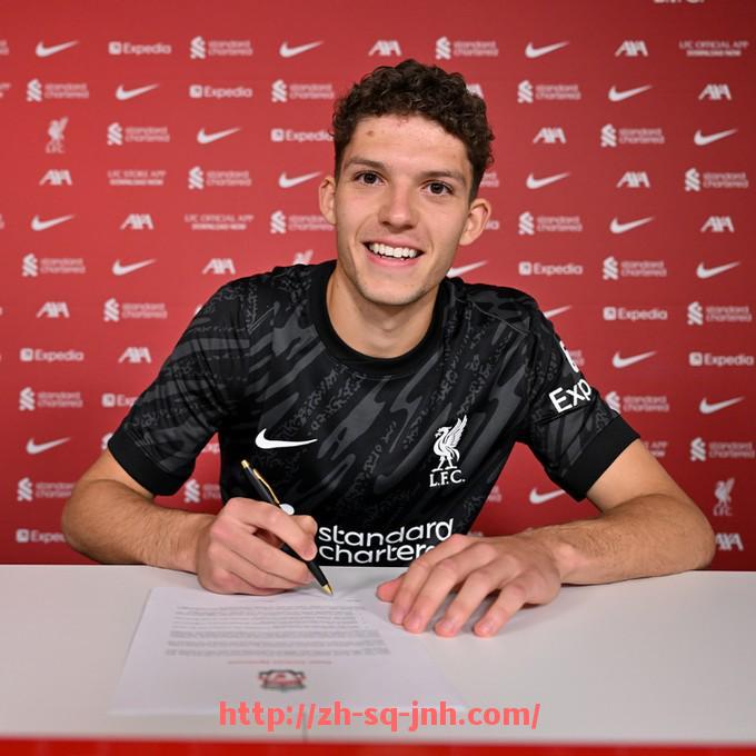 金年会体育-英超球员休假制度及赛季调整