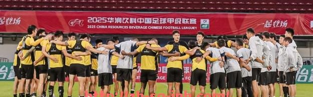 金年会体育-詹姆斯·哈登在火箭队迎来新帮手助力球队提升战斗力